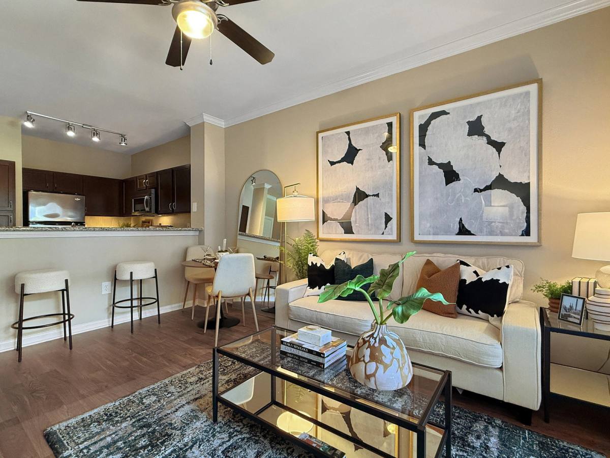 Apartment for rent at 2303 Louisiana St, Houston, TX 77006