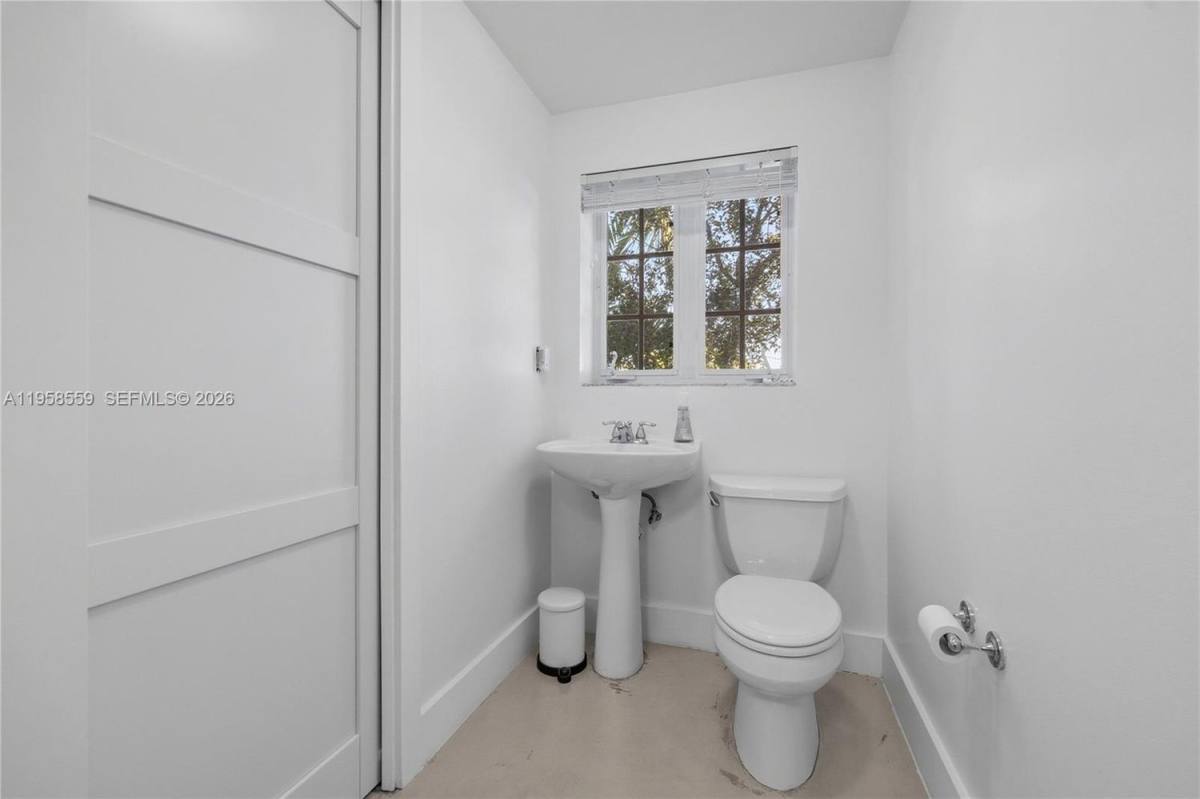 Townhouse for rent at 300 Euclid Ave, Miami Beach, FL 33139