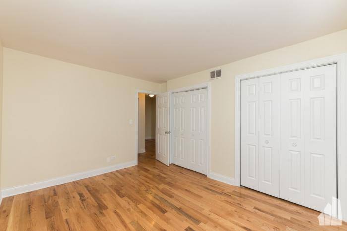 Apartment for rent at 555 W Arlington Place, Chicago, IL 60614