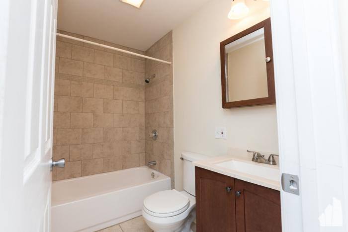 Apartment for rent at 555 W Arlington Place, Chicago, IL 60614