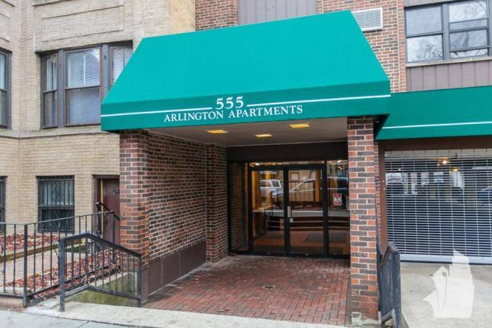 Apartment for rent at 555 W Arlington Place, Chicago, IL 60614