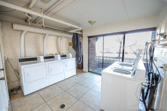 Apartment for rent at 7117 W 93rd St #304, Oak Lawn, IL 60453