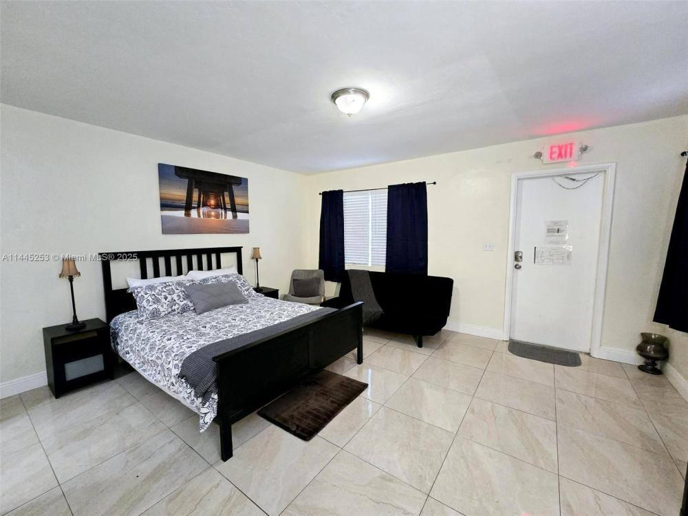 Apartment for rent at 2305 Monroe St, Hollywood, FL 33020