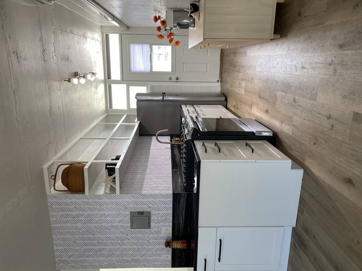 Apartment for rent at 2019 Citron St #10, Honolulu, HI 96826