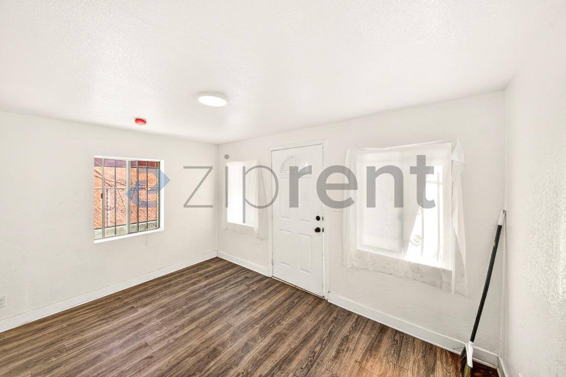 House for rent at 1737 E 108th St #1, Los Angeles, CA 90059