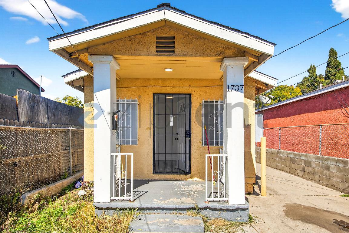 House for rent at 1737 E 108th St #1, Los Angeles, CA 90059