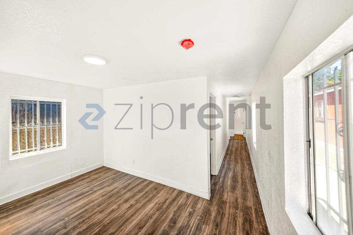 House for rent at 1737 E 108th St #1, Los Angeles, CA 90059