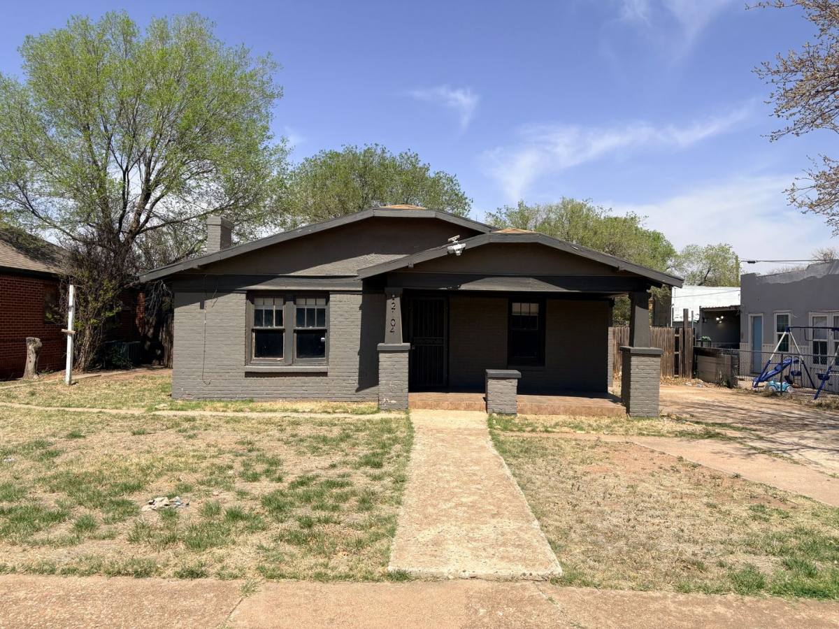 House for rent at 2104 20th St, Lubbock, TX 79411
