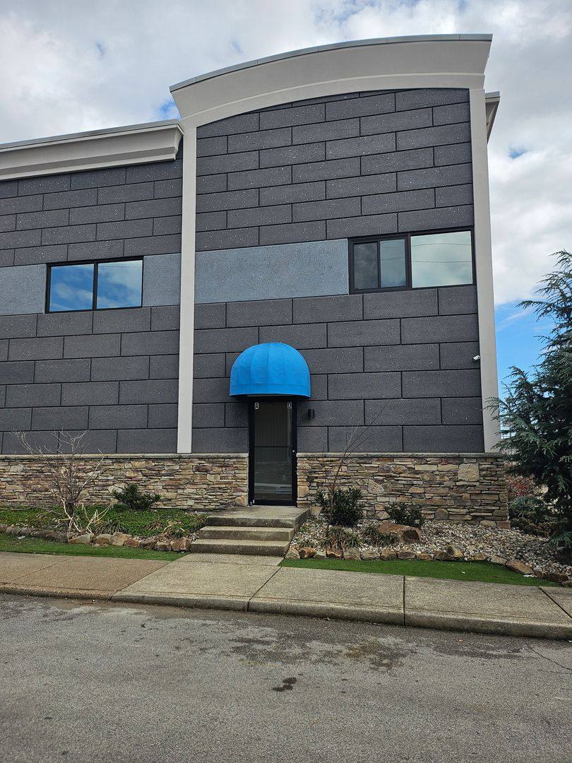 Apartment for rent at 41 W Division, Evansville, IN 47710