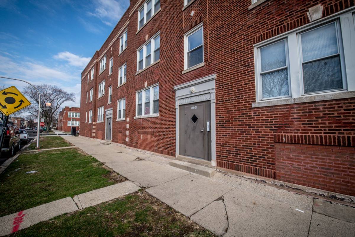 Apartment for rent at 1101 N Leclaire Ave, Chicago, IL 60651