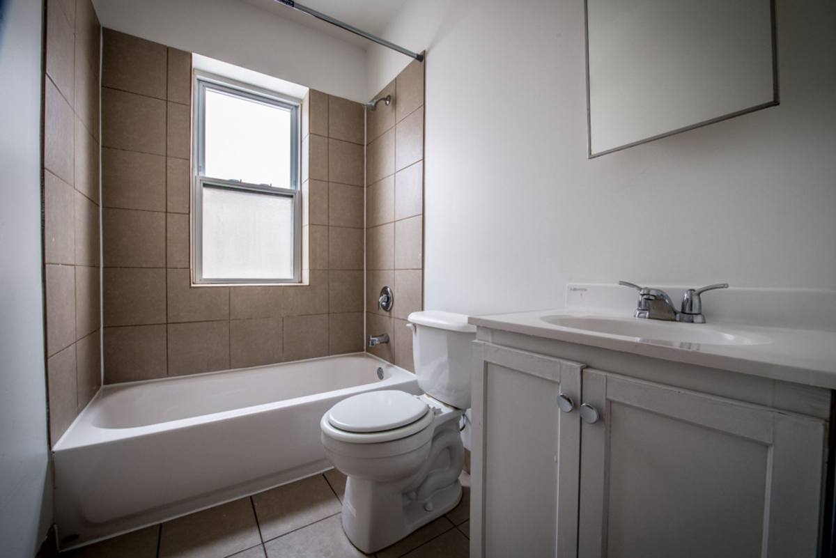 Apartment for rent at 1101 N Leclaire Ave, Chicago, IL 60651
