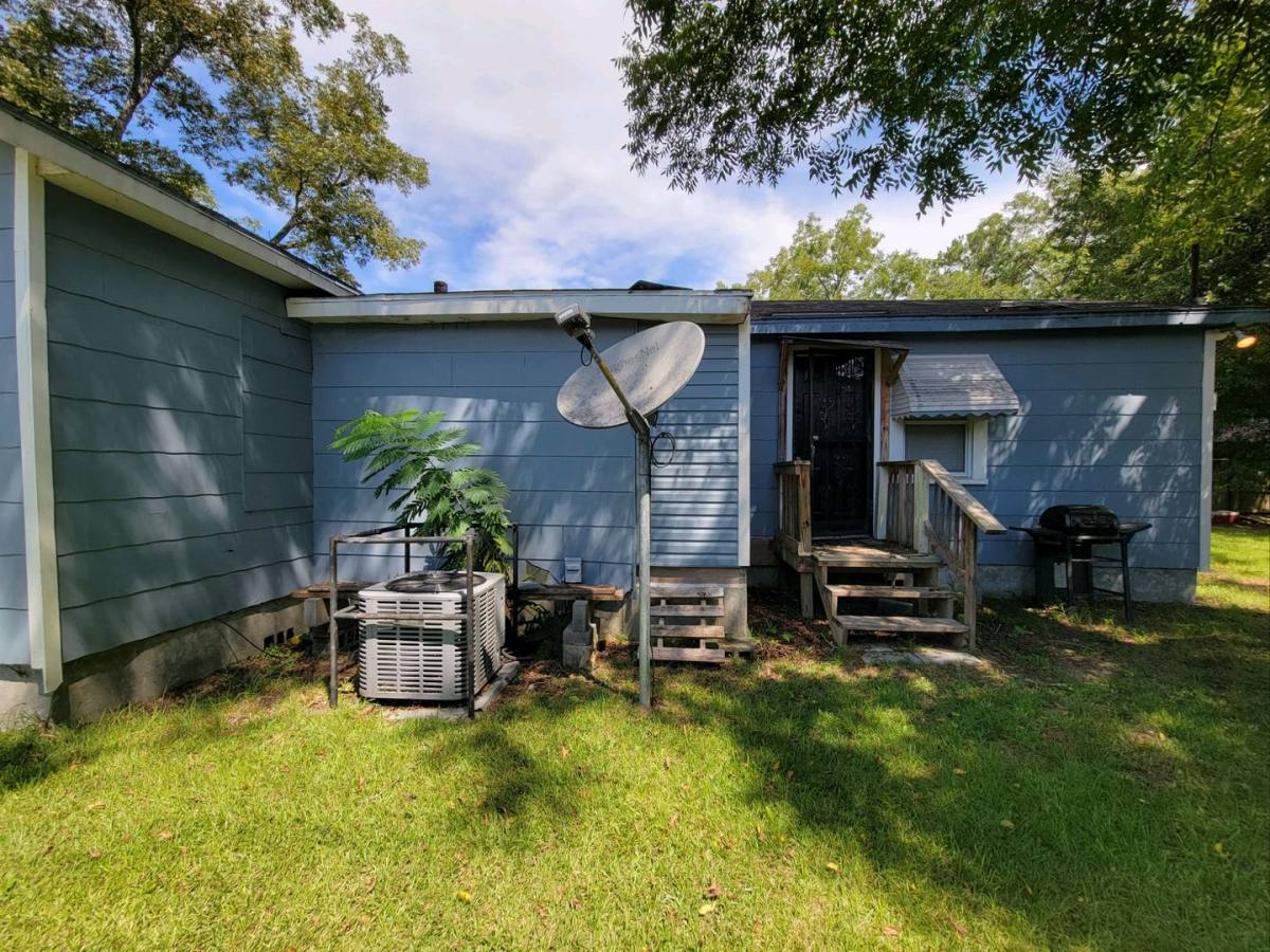 House for rent at 319 16th Ave S, Phenix City, AL 36869
