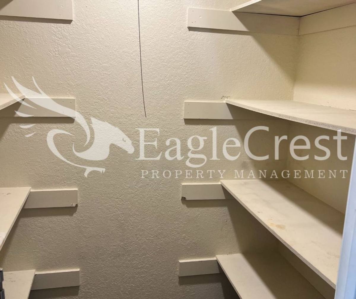 Apartment for rent at 320 NE C St, Walla Walla, WA 99362