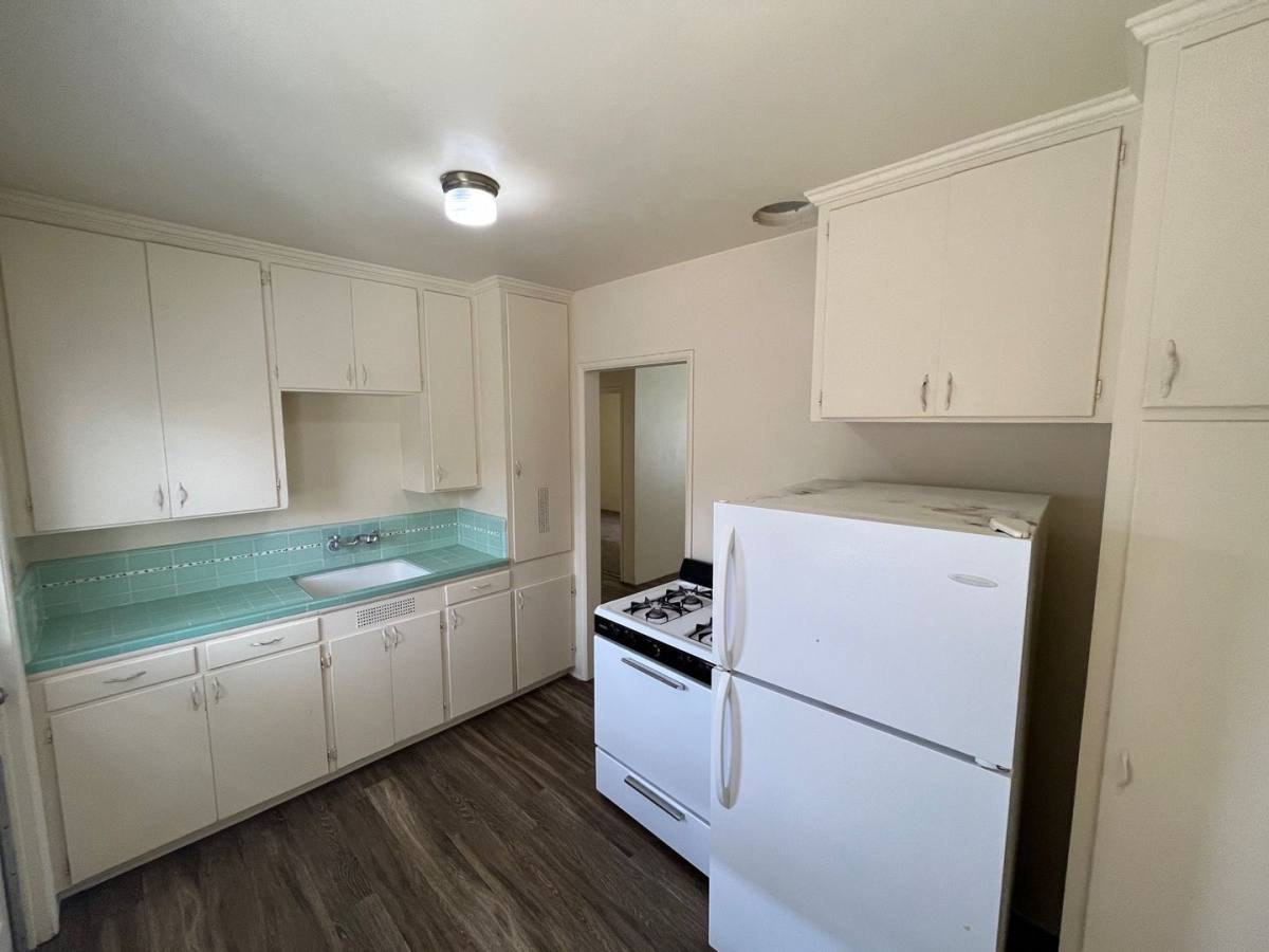 Apartment for rent at 118-122-126 N J St, Lompoc, CA 93436