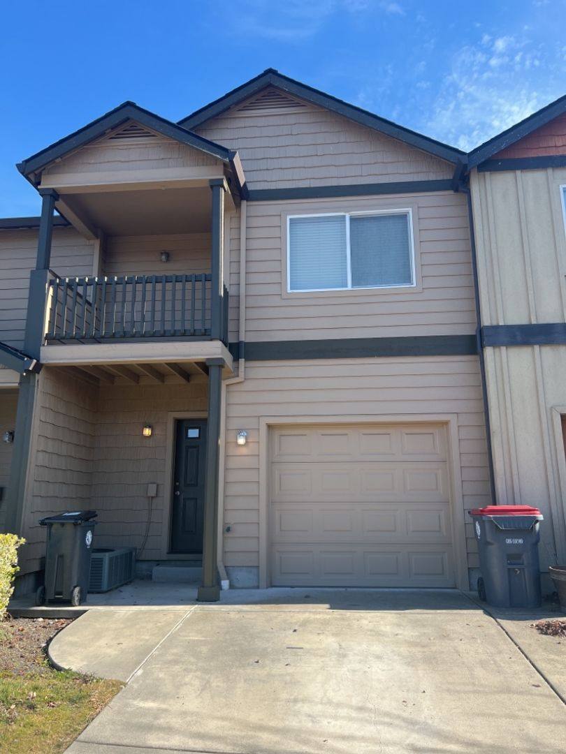 Apartment for rent at 7673 7677 24th St, White City, OR 97503