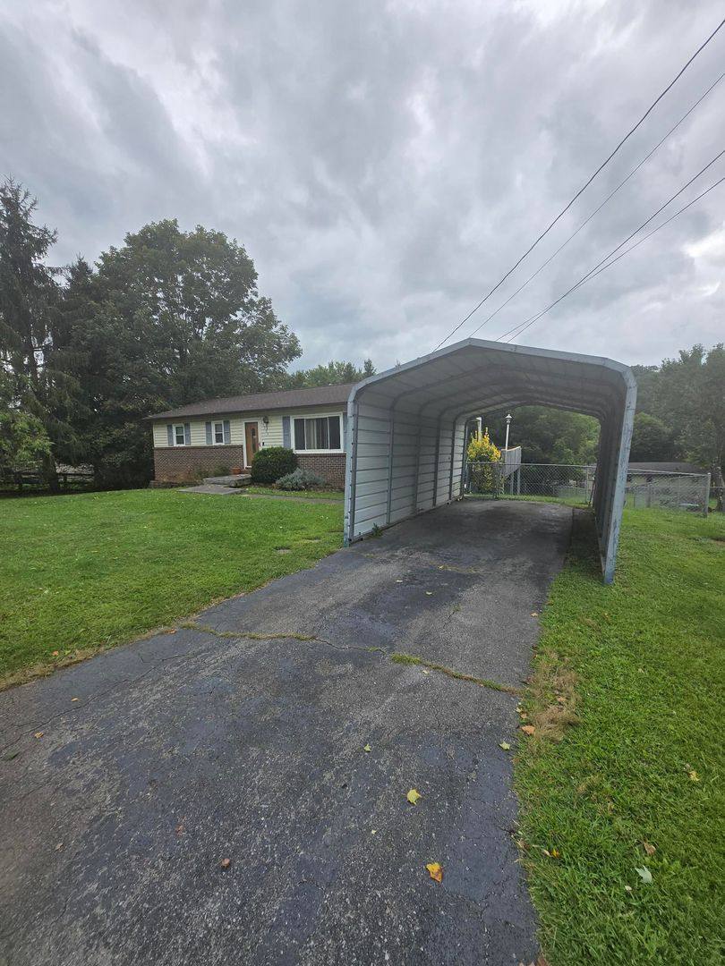 House for rent at 1301 Cobble Stone Court, Johnson City, TN 37604