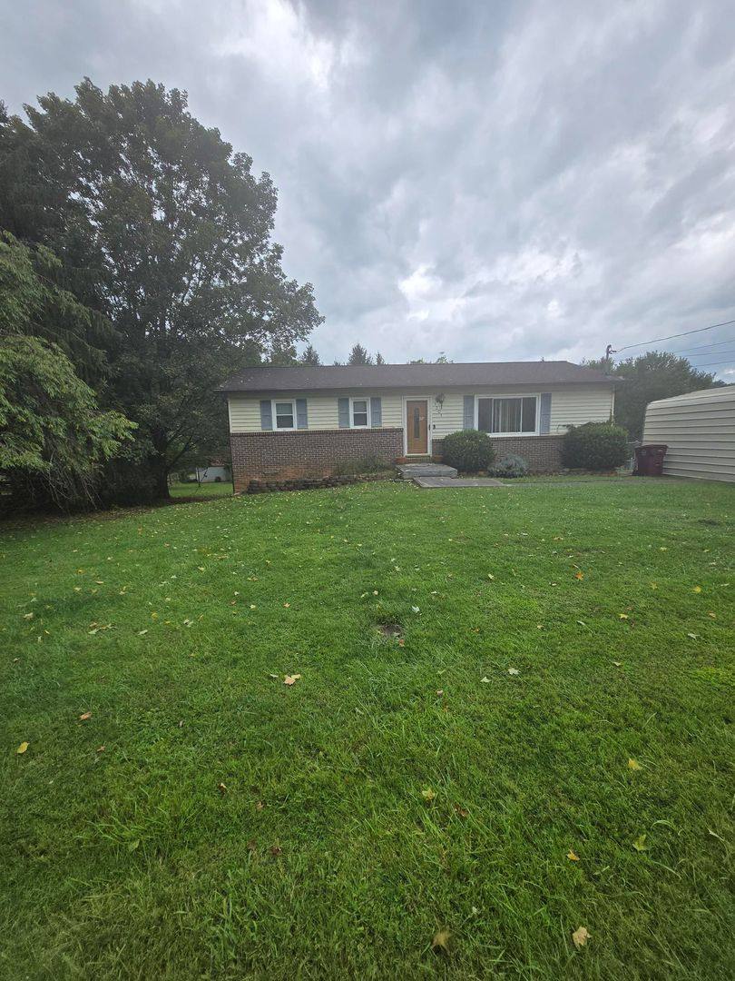 House for rent at 1301 Cobble Stone Court, Johnson City, TN 37604