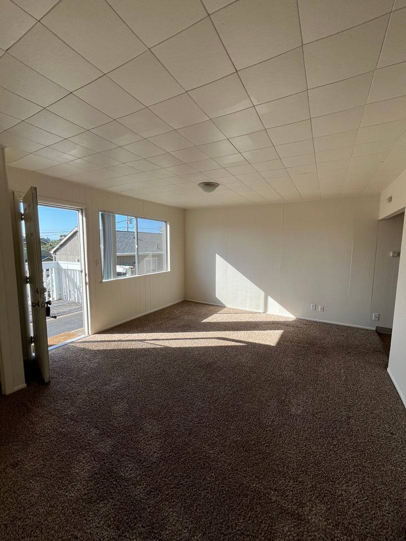 Apartment for rent at 4642 Riverview Ave, West Linn, OR 97068