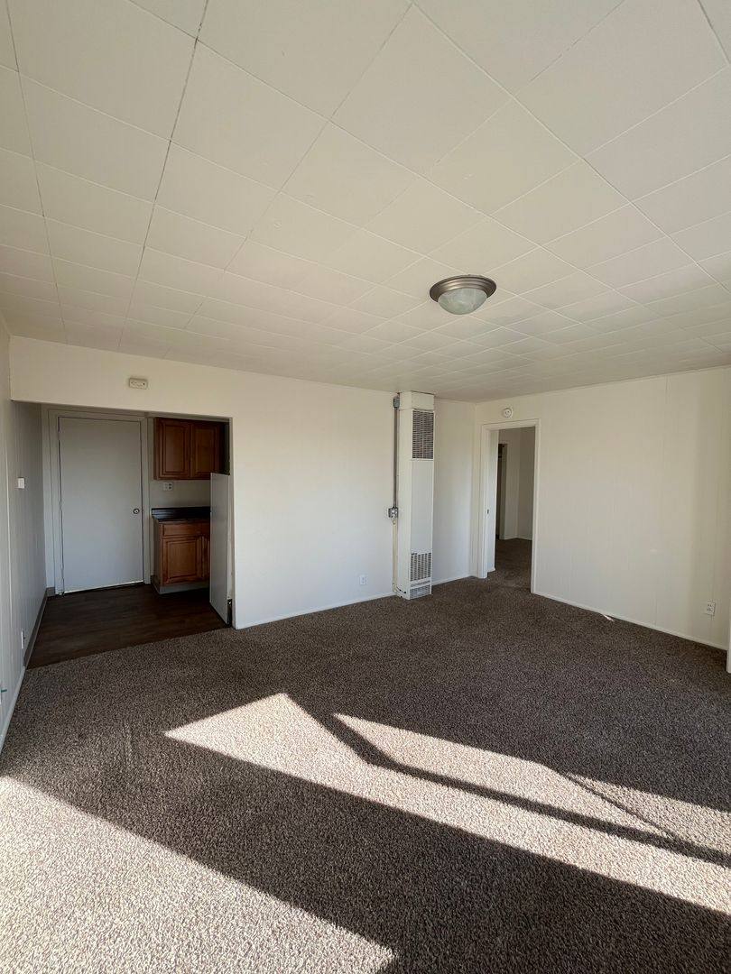 Apartment for rent at 4642 Riverview Ave, West Linn, OR 97068