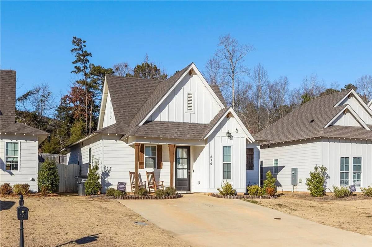 House for rent at 676 Village Dr, Opelika, AL 36801