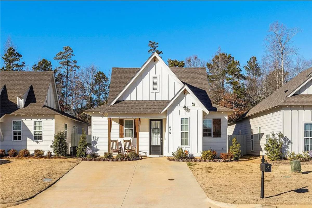 House for rent at 676 Village Dr, Opelika, AL 36801