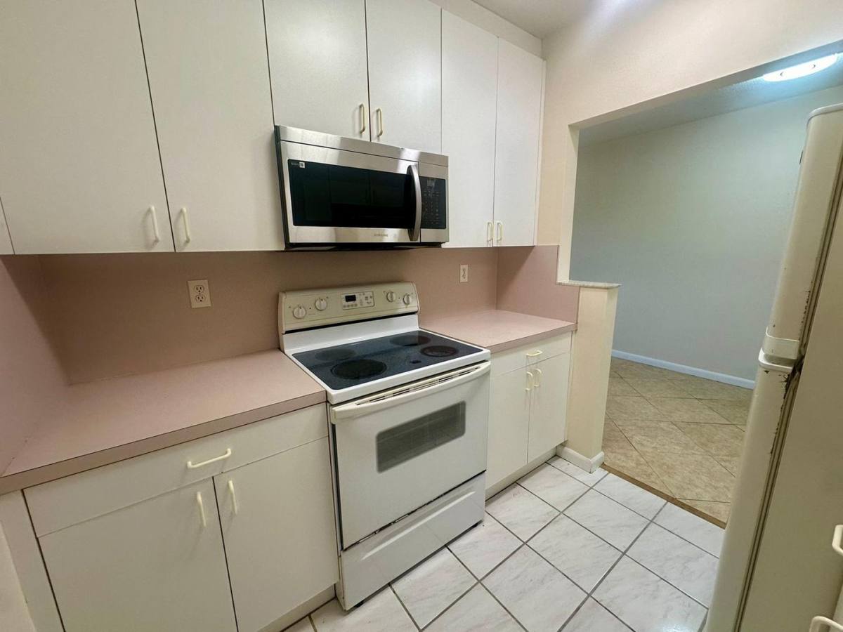 Apartment for rent at 2170 NE 51st Court, Fort Lauderdale, FL 33308