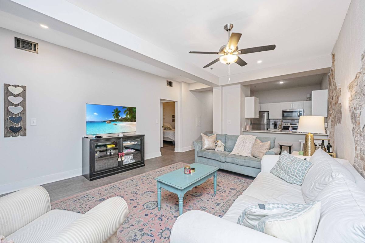 Apartment for rent at 1000 King St, Charleston, SC 29403