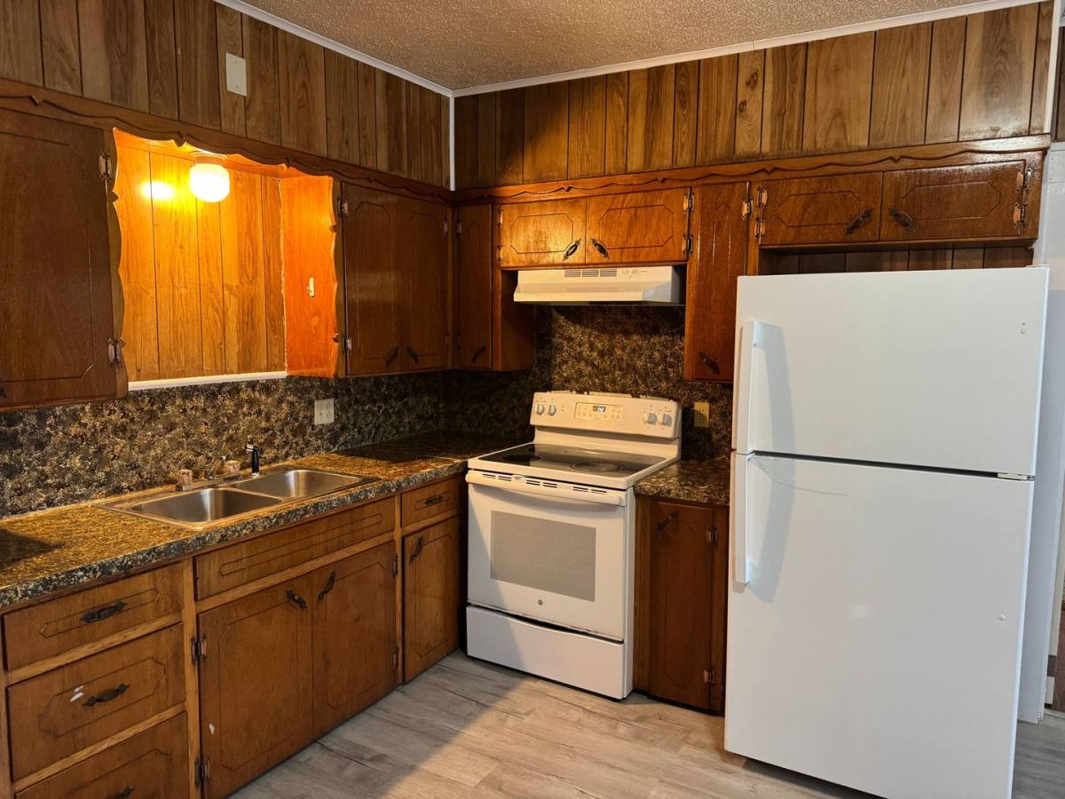 House for rent at 4594 US-Highway 287 N Access Rd, Wichita Falls, TX 76305