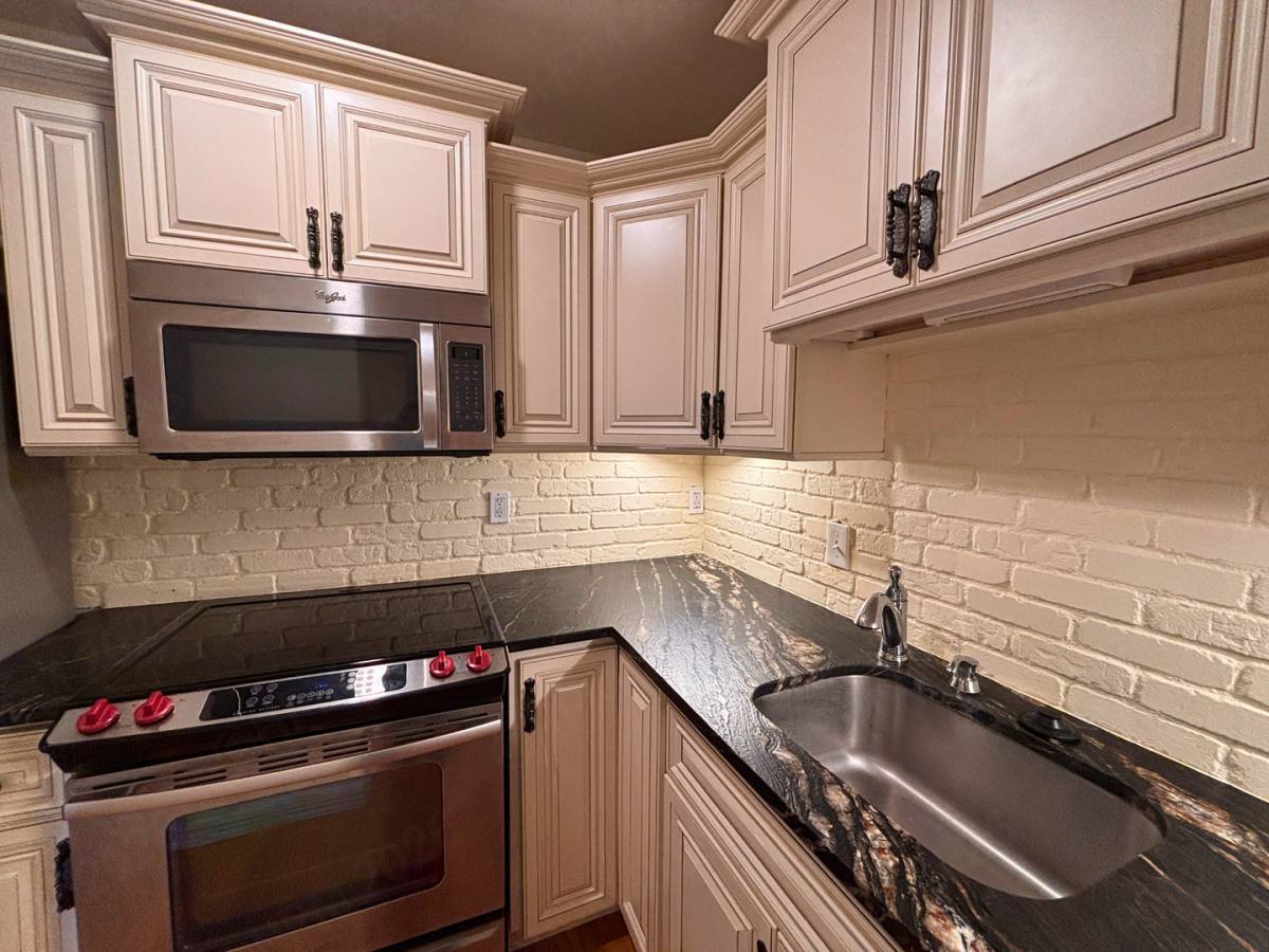 Condo for rent at 7709 Broadway, San Antonio, TX 78209