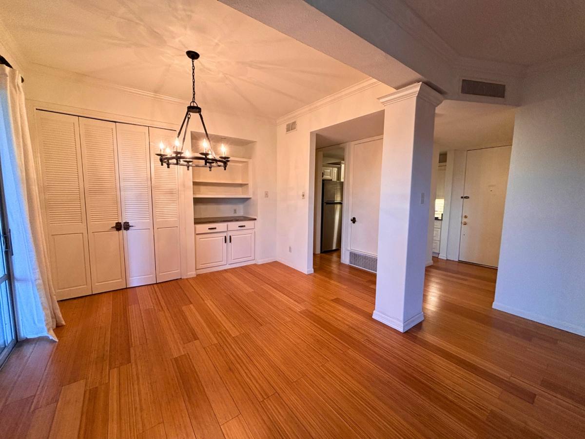 Condo for rent at 7709 Broadway, San Antonio, TX 78209