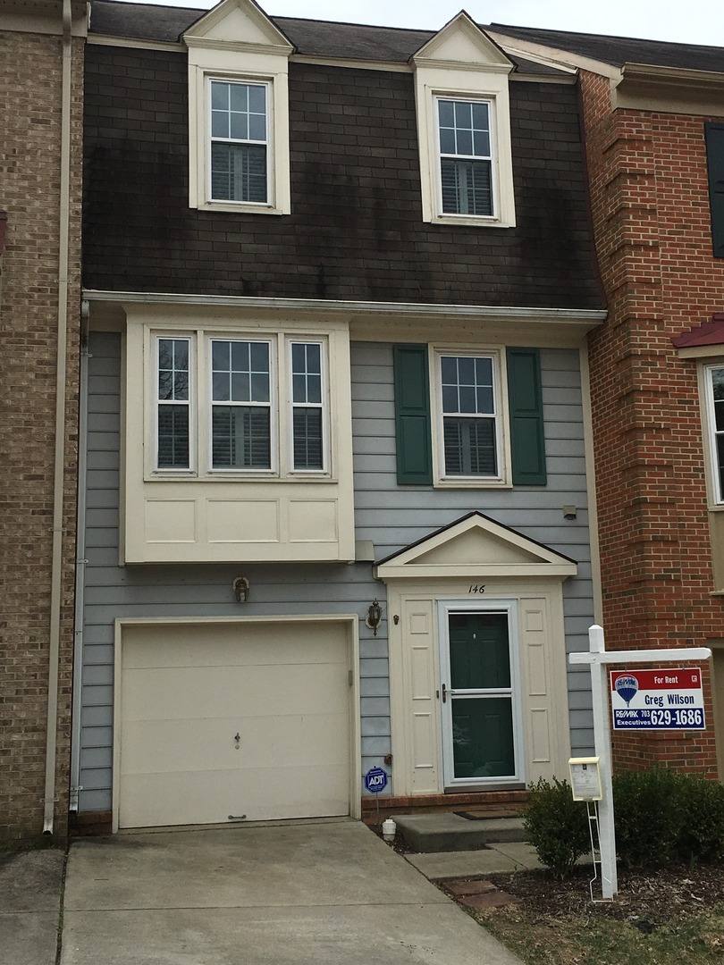 Townhouse for rent at 146 Washington St, Occoquan, VA 22125