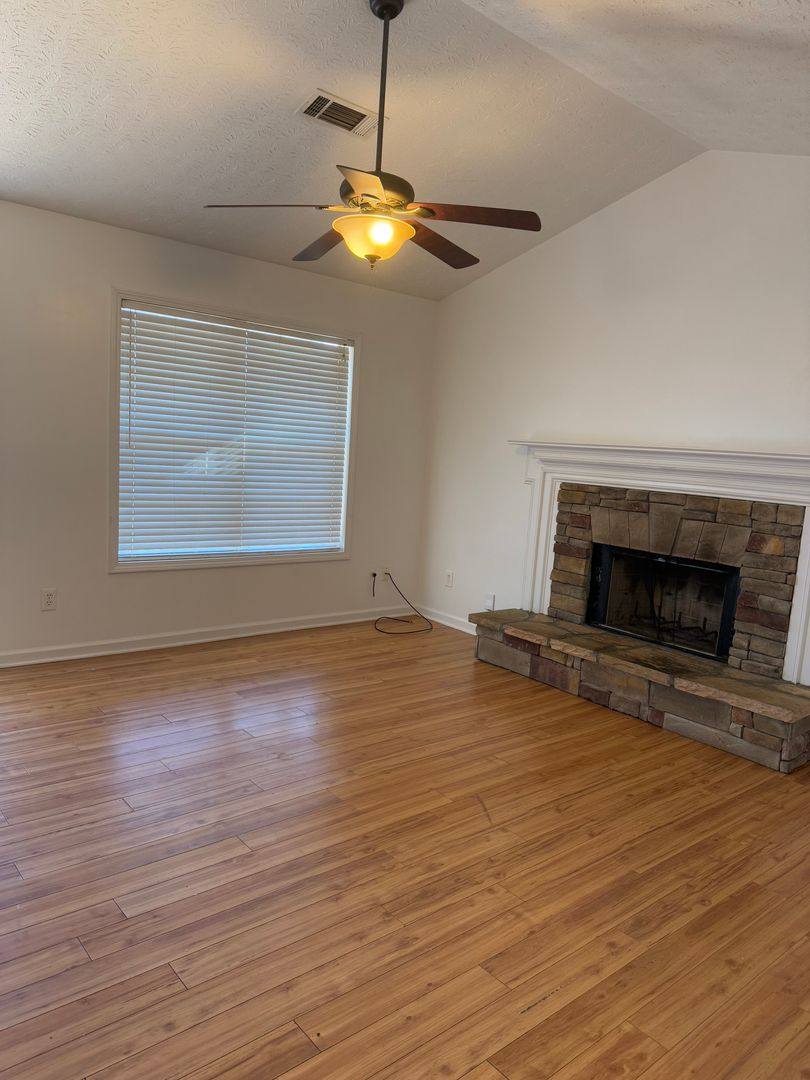 5164 Sagewood Dr, Flowery Branch, GA 30542 - House for Rent - Image 4
