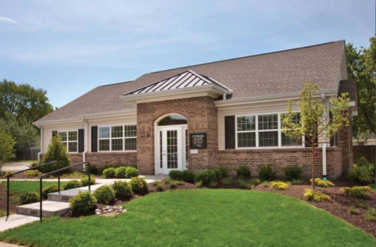 Apartment for rent at 975 Jefferson Square, Elk Grove Village, IL 60007