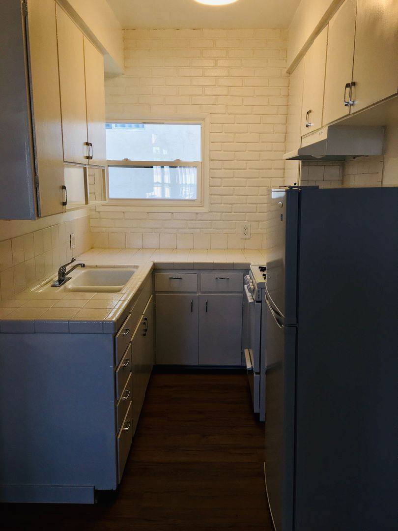 Apartment for rent at 355-81 S Rodeo Dr, Beverly Hills, CA 90212