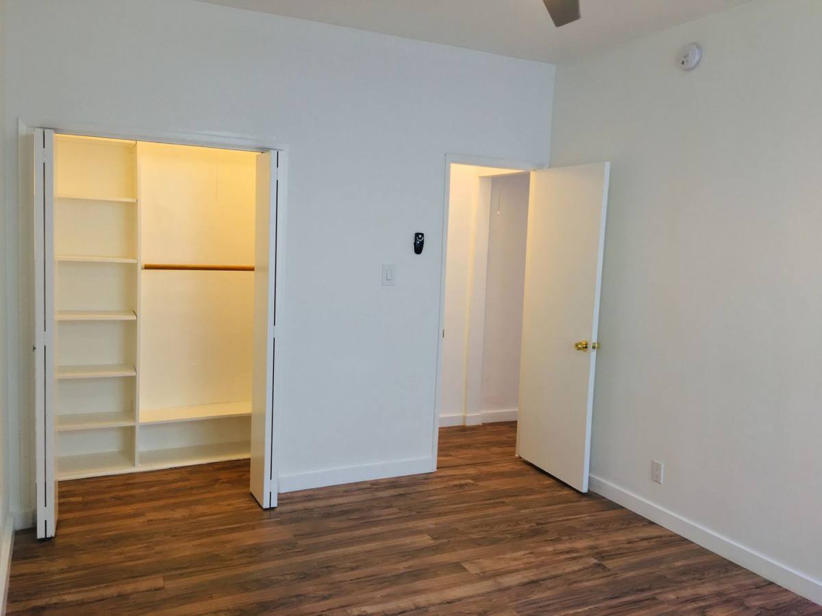Apartment for rent at 355-81 S Rodeo Dr, Beverly Hills, CA 90212