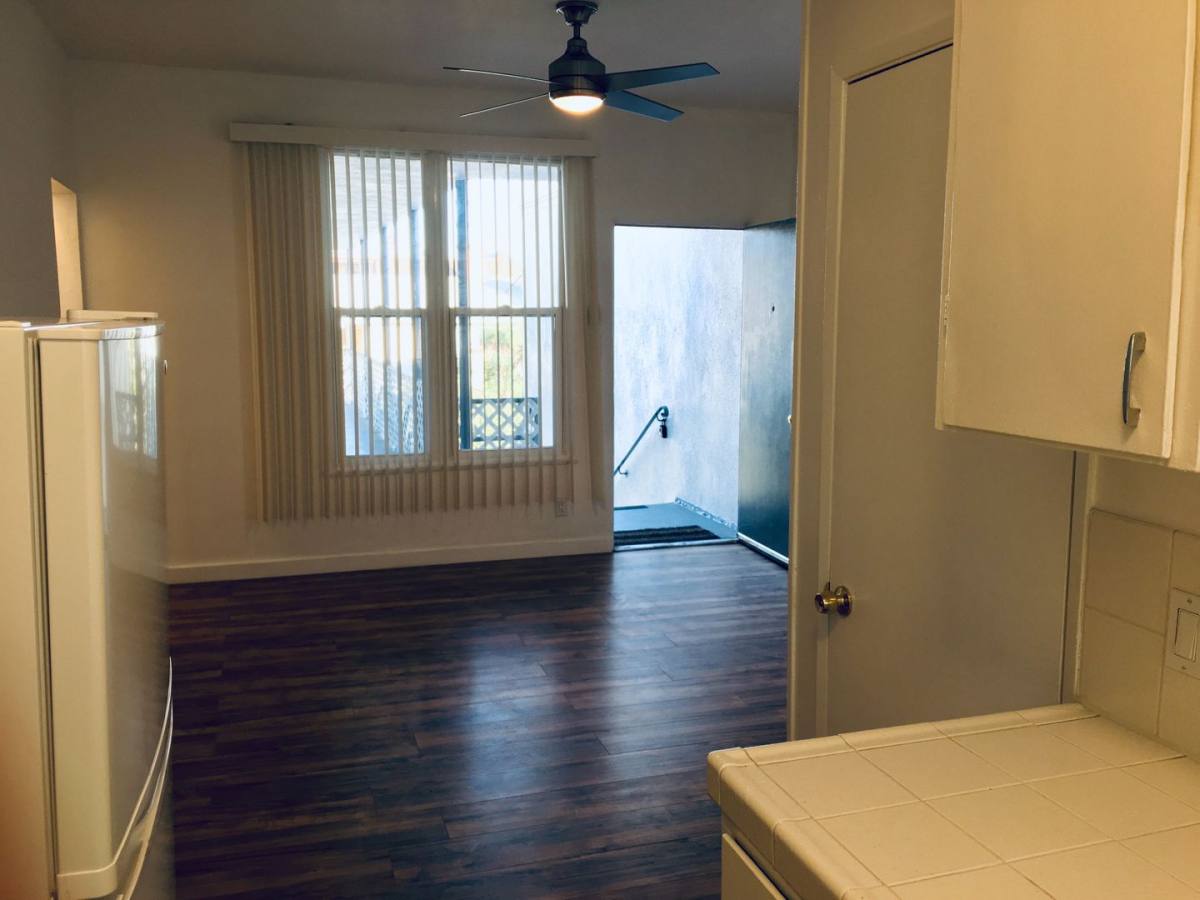Apartment for rent at 355-81 S Rodeo Dr, Beverly Hills, CA 90212
