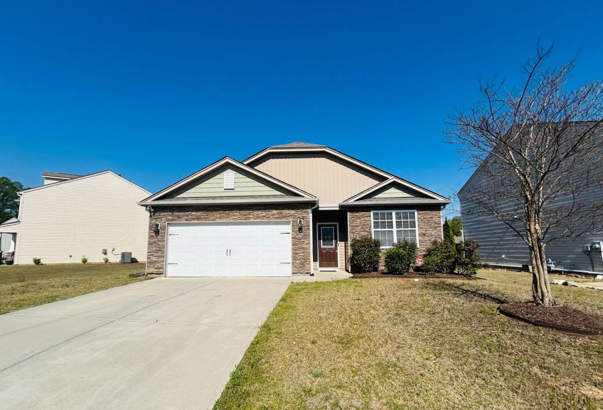 House for rent at 211 Addlestone Circle, Fountain Inn, SC 29644