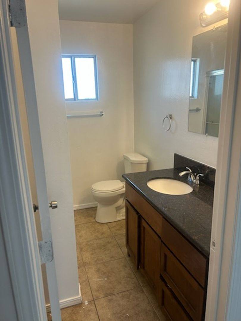 Apartment for rent at 542 D St, Wasco, CA 93280