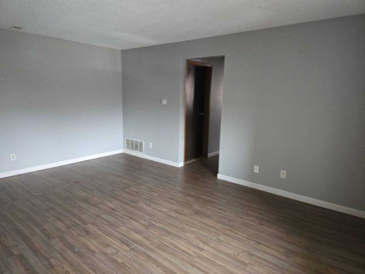 Apartment for rent at 812 Gordon Smith Blvd, Hamilton, OH 45013