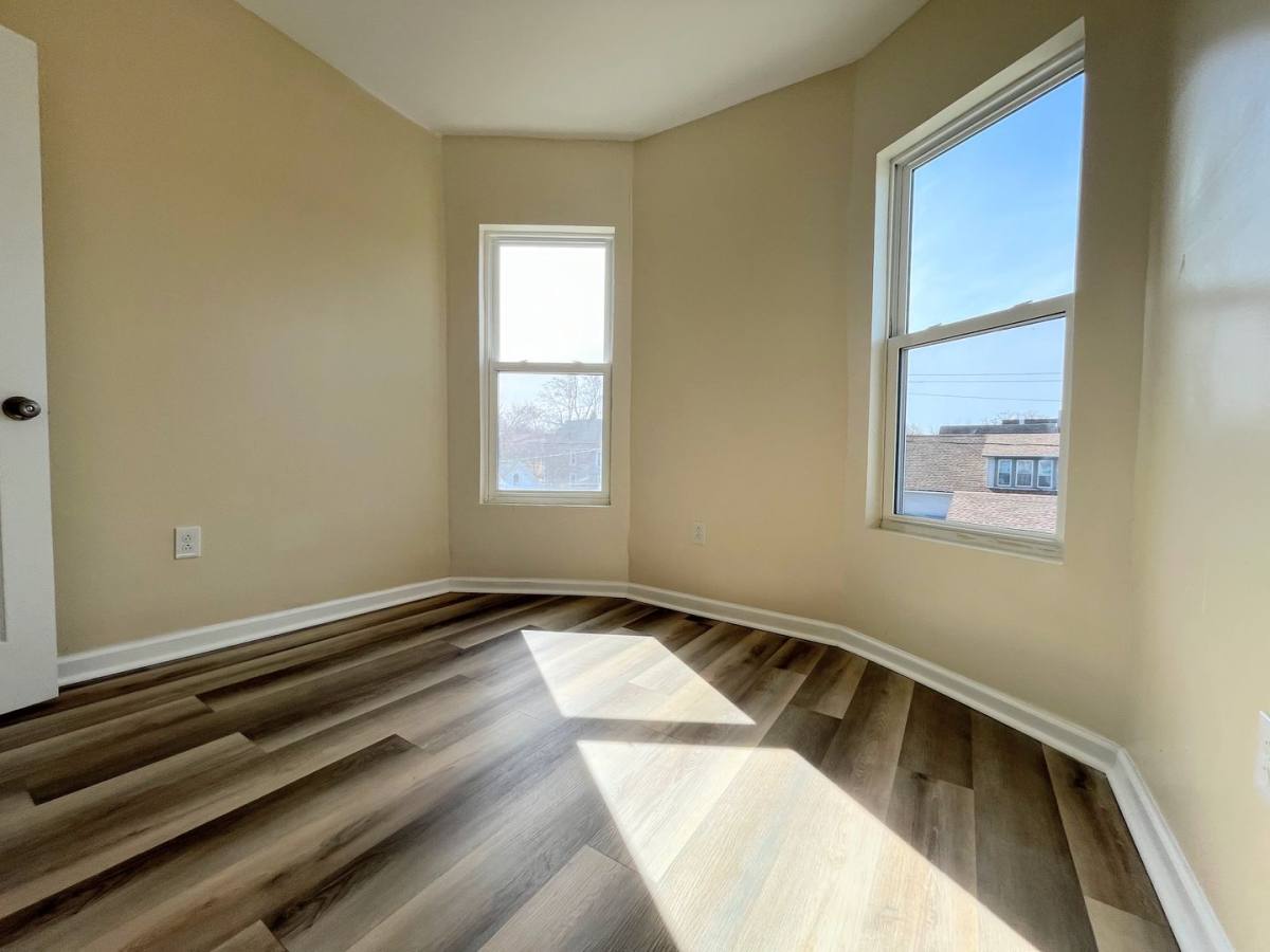 Apartment for rent at 86 Hawley St, Buffalo, NY 14213