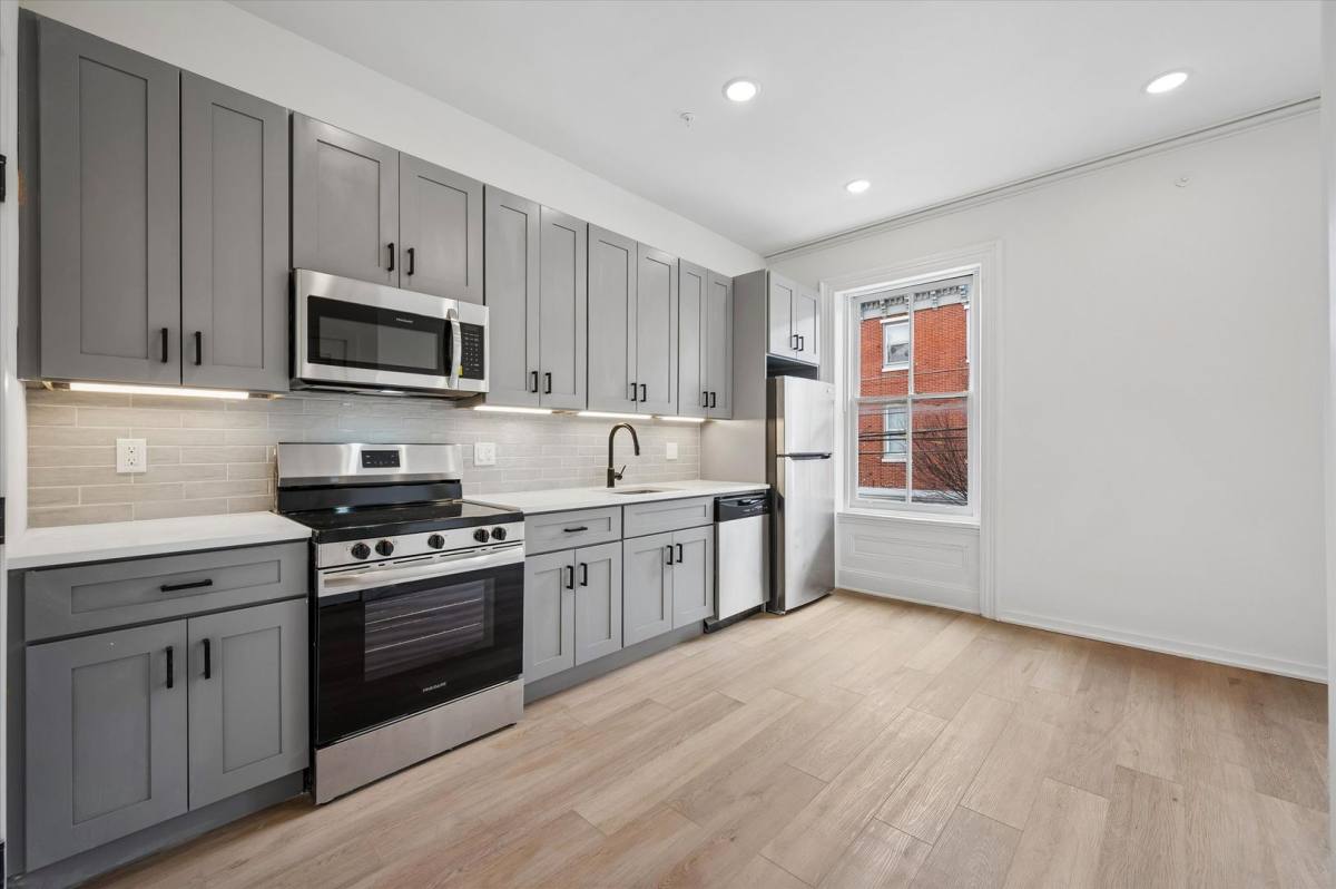 Apartment for rent at 627 N 16th St, Philadelphia, PA 19130