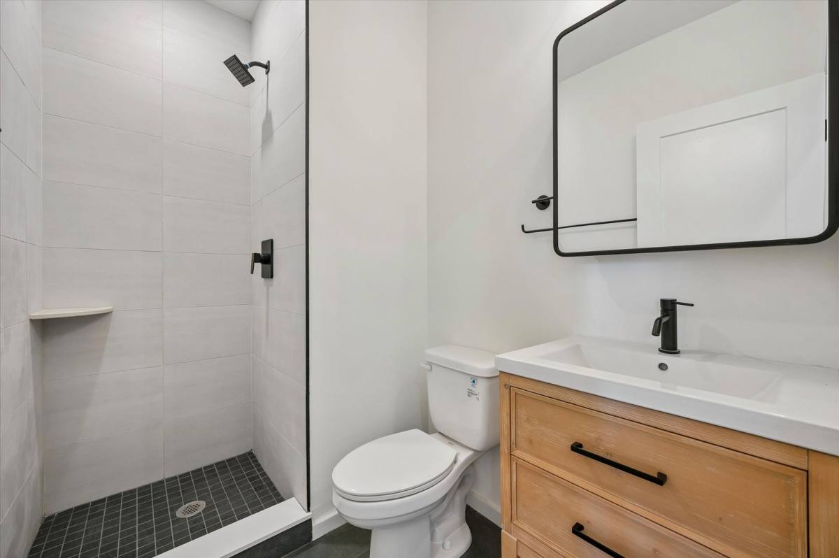 Apartment for rent at 627 N 16th St, Philadelphia, PA 19130
