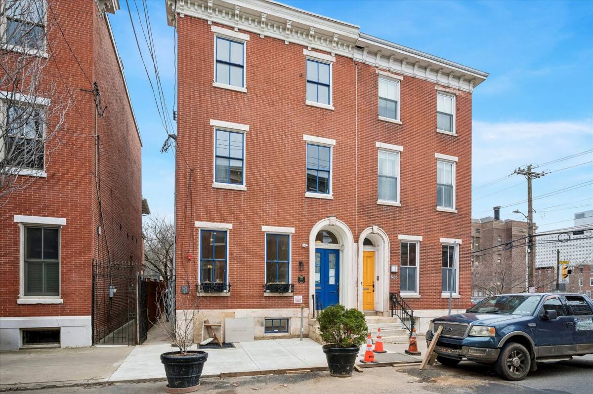 Apartment for rent at 627 N 16th St, Philadelphia, PA 19130