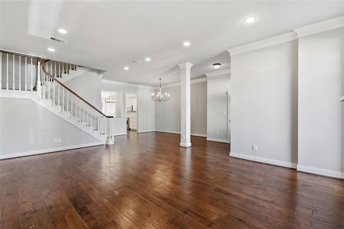 Townhouse for rent at 7535 Olympia Dr, Houston, TX 77063
