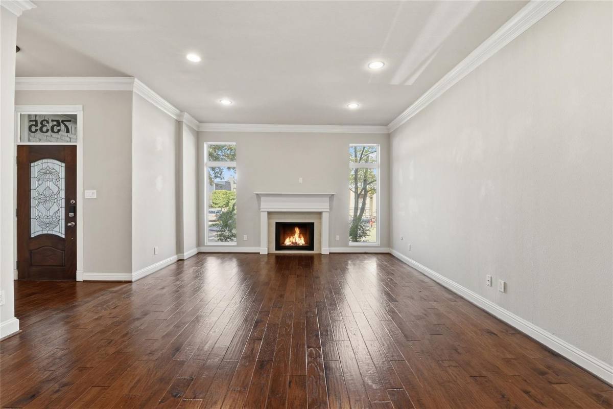 Townhouse for rent at 7535 Olympia Dr, Houston, TX 77063