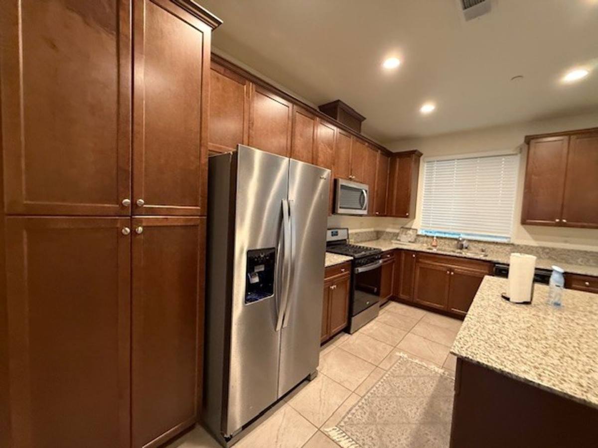 House for rent at 324 W Kimball Ave, Visalia, CA 93277