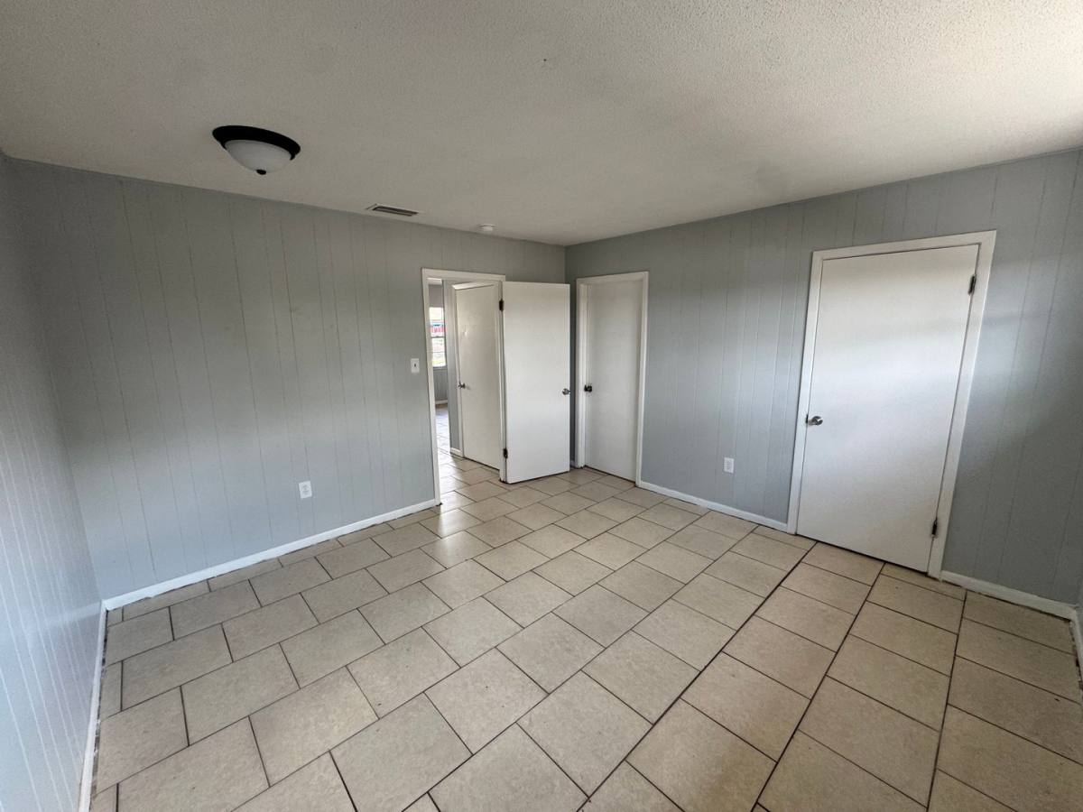 Apartment for rent at 1885 Crystal Lake Dr N, Lakeland, FL 33801