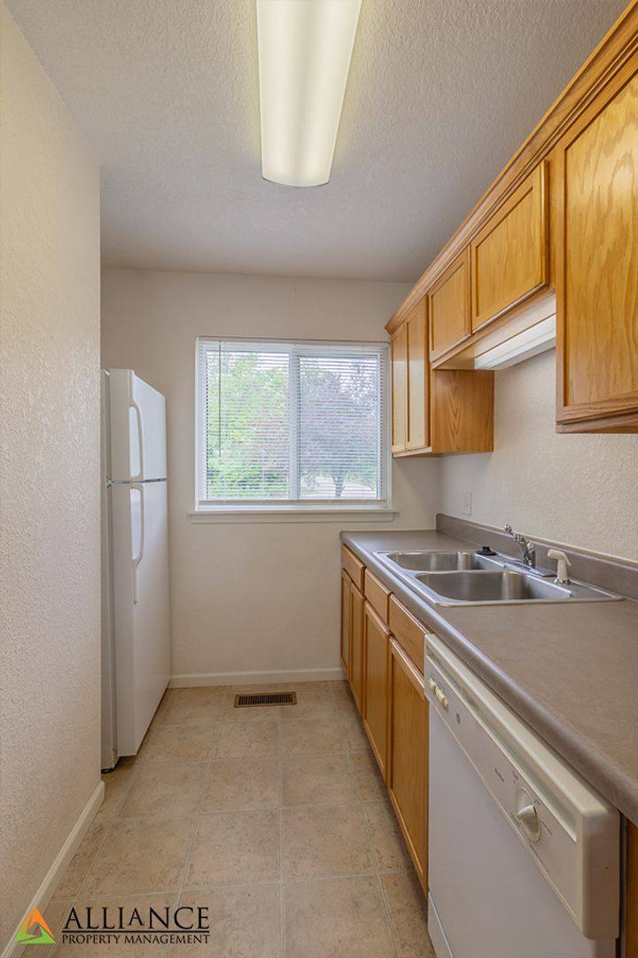 Townhouse for rent at 1324 Christy Dr, Manhattan, KS 66503