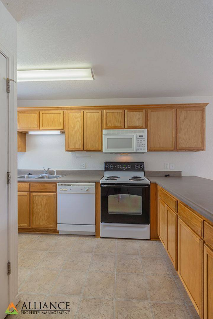 Townhouse for rent at 1324 Christy Dr, Manhattan, KS 66503