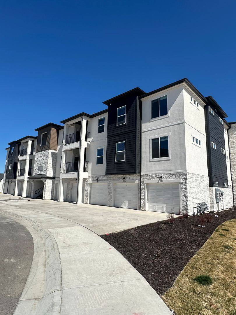 Condo for rent at 12727 Skyline Loop Lane C302, Herriman, UT 84096